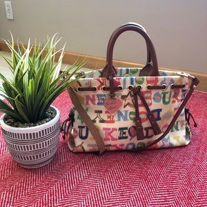 Dooney & Bourke Satchel Purse Bag • Mint Condition